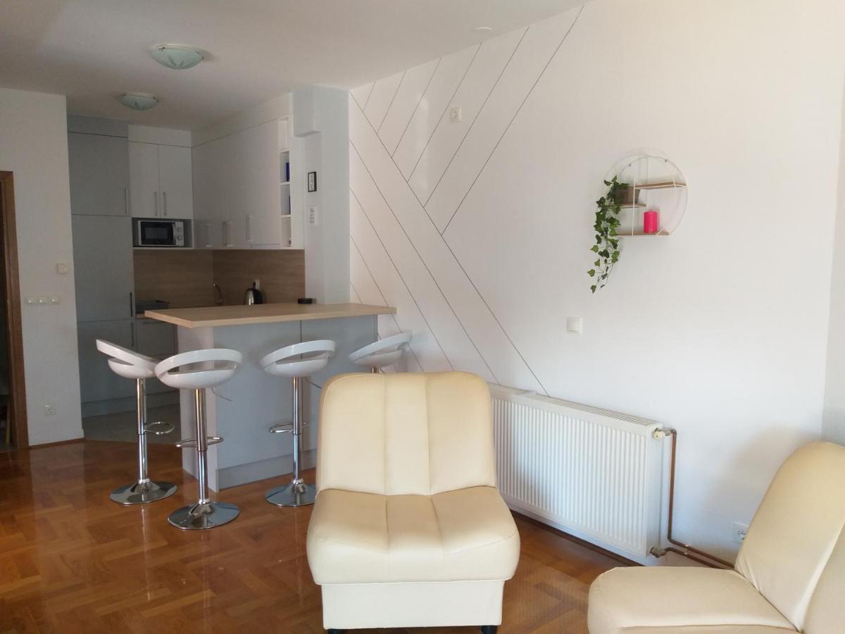 Jelacic Apartament *